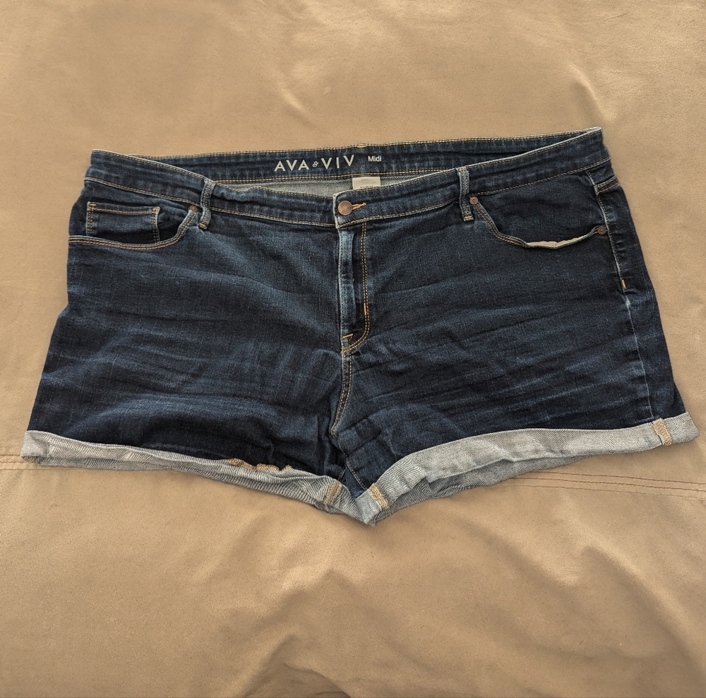 Ava&Viv Jean shorts size 24W